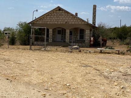 House in Val Verde County, Texas