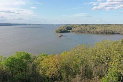 Land in Humphreys County, Tennessee