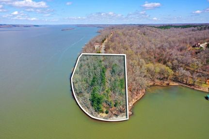 Farm and Ranch in Humphreys County, Tennessee