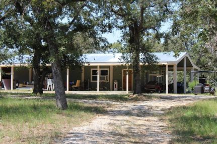 Farm and Ranch in Wilson County, Texas