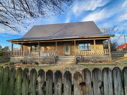 Farm and Ranch in Izard County, Arkansas
