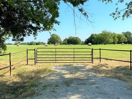 Farm and Ranch in Fannin County, Texas