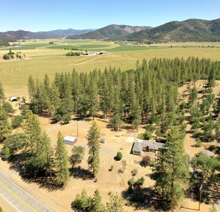 Land in Siskiyou County, California