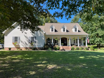 Farm and Ranch in Weakley County, Tennessee