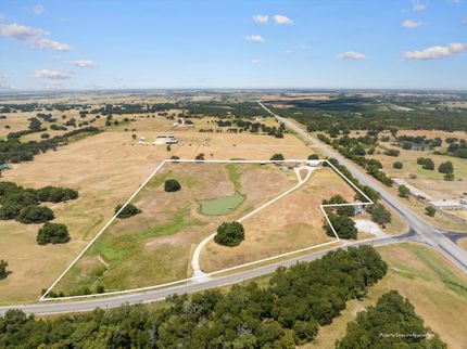 Farm and Ranch in Falls County, Texas