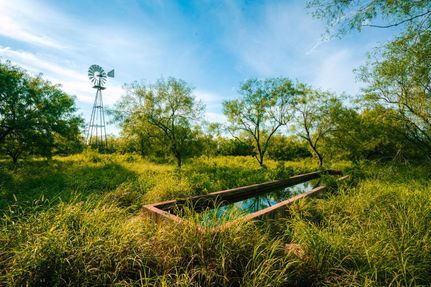 Lakefront Property in Duval County, Texas