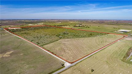 Farm and Ranch in Dewitt County, Texas