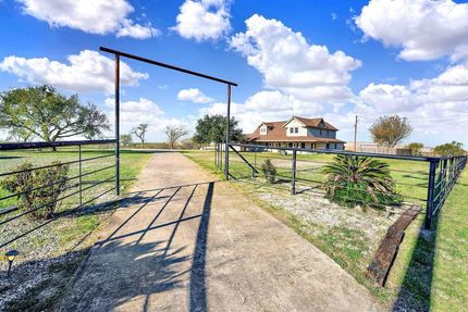 Farm and Ranch in Karnes County, Texas