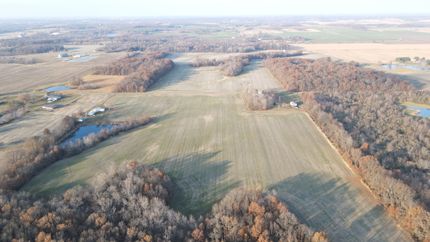 Land in Wayne County, Illinois
