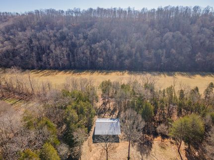 Farm and Ranch in Perry County, Tennessee