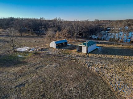 Farm and Ranch in Wayne County, Illinois