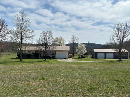 Farm and Ranch in Howell County, Missouri
