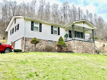 Farm and Ranch in Lee County, Virginia