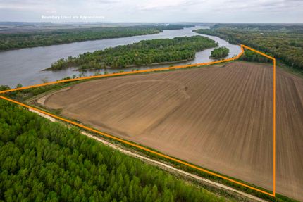 Riverfront Property in Calhoun County, Illinois