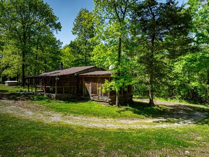Homesite in Independence County, Arkansas