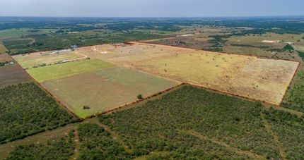 Farm and Ranch in Dewitt County, Texas