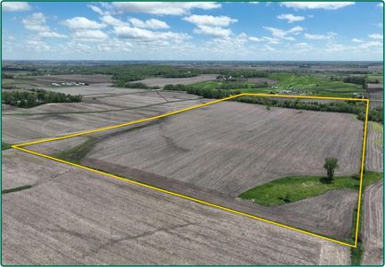 Farm and Ranch in Linn County, Iowa