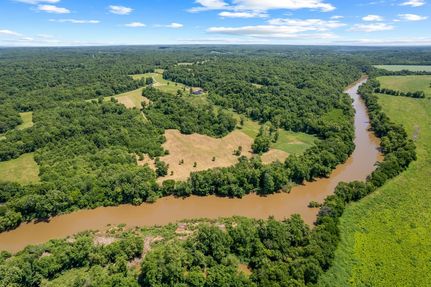 Farm and Ranch in Hickman County, Tennessee