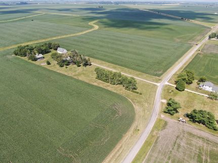 Land in Douglas County, Illinois