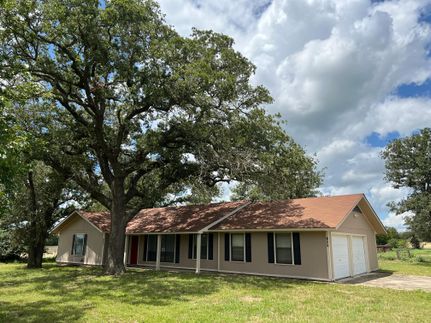 Farm and Ranch in Gonzales County, Texas