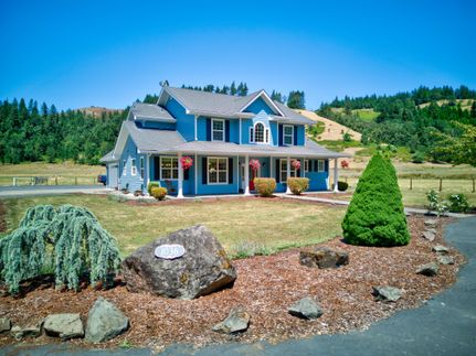 House in Douglas County, Oregon