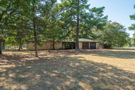 Farm and Ranch in Grayson County, Texas