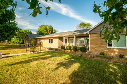 House in Saint Clair County, Missouri