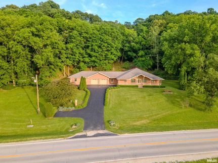 Farm and Ranch in Scott County, Illinois