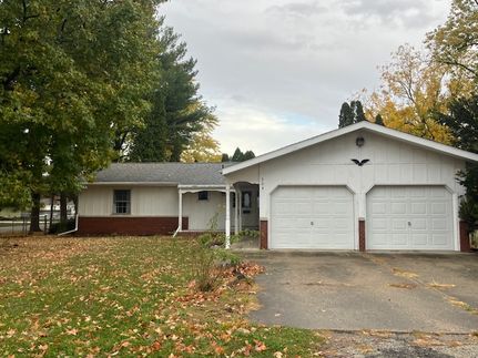 Farm and Ranch in Douglas County, Illinois