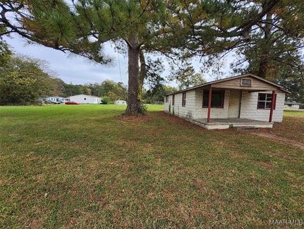 House in Elmore County, Alabama