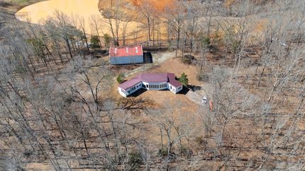 Farm and Ranch in Wayne County, Tennessee