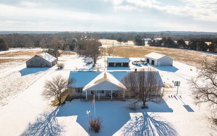 Farm and Ranch in Pulaski County, Missouri