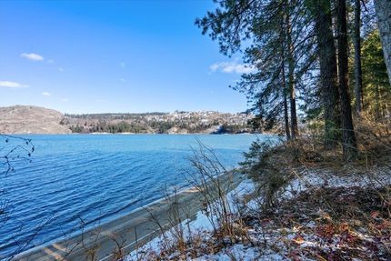 Lakefront Property in Lincoln County, Washington