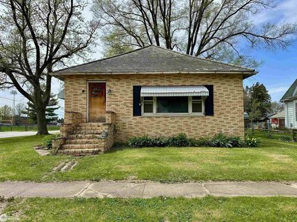 House in Knox County, Illinois