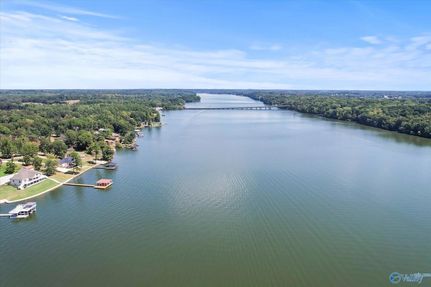 Homesite for sale in Lauderdale County, Alabama