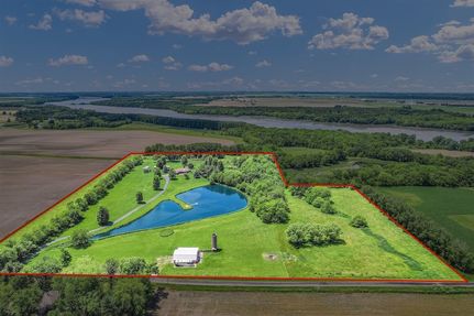 House in DeWitt County, Illinois