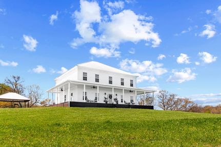 Farm and Ranch in Dickson County, Tennessee