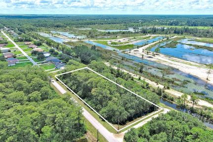 Homesite for sale in Lee County, Florida