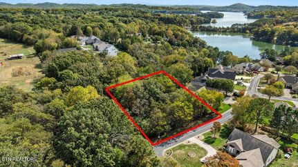 Lakefront Property for sale in Loudon County, Tennessee