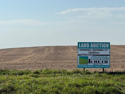 Land for sale in Dickinson County, Iowa