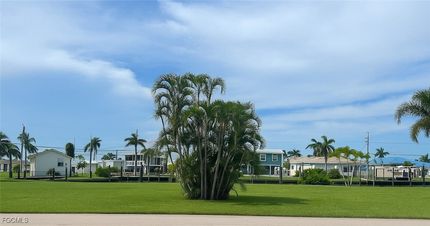 Homesite for sale in Lee County, Florida