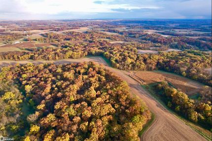 Land for sale in Henry County, Iowa