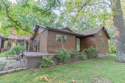 House in Jefferson County, Illinois
