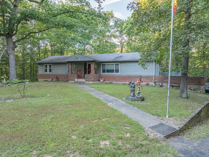 House in Jefferson County, Illinois
