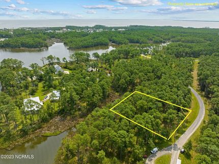 Homesite for sale in Pamlico County, North Carolina