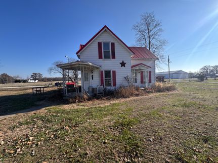 House for sale in Wayne County, Illinois