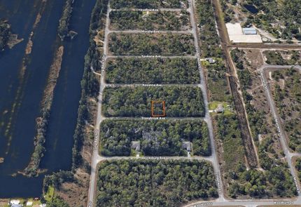 Homesite for sale in Lee County, Florida