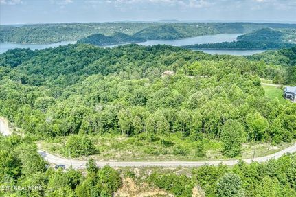 Homesite for sale in Pickett County, Tennessee