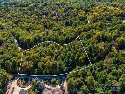 Homesite for sale in Henderson County, North Carolina