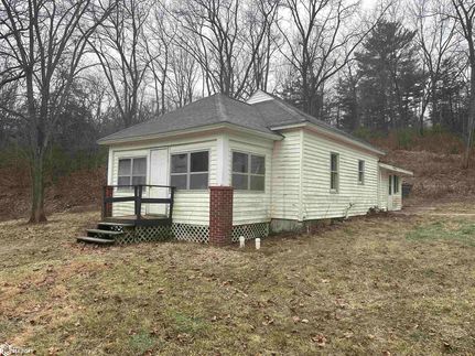 House for sale in Henderson County, Illinois